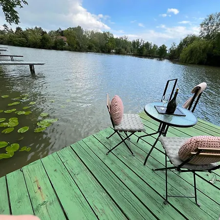 Szitakoeto Vendeghaz Holiday home *